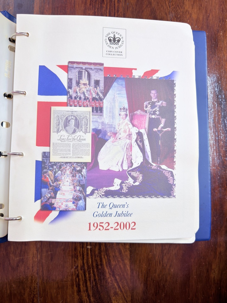[UK 08-a] Queens Golden Jubilee – Queen Elizabeth II  Philatelic Numismatics Folder