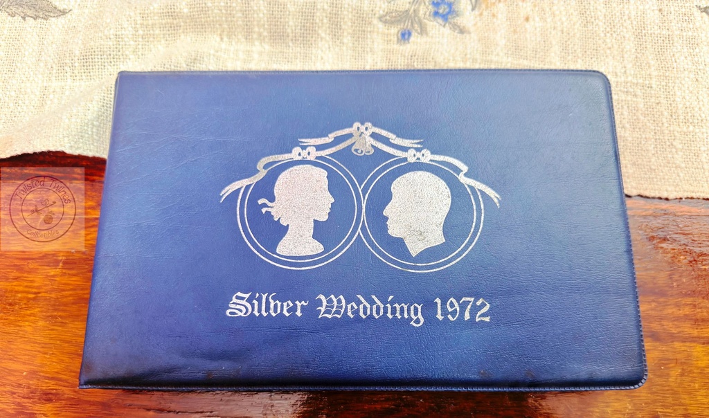 [UK 08-e] The Stanley Gibbons 1972 Royal Silver Wedding Souvenir Album