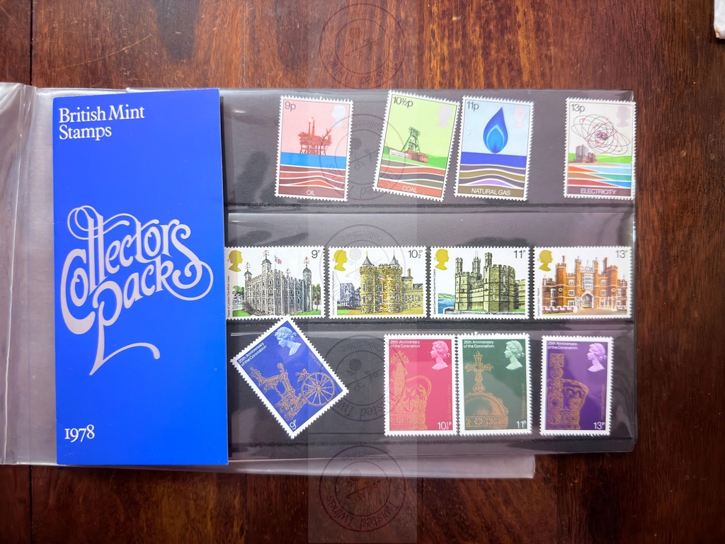 [UKSTP 3] 1977 UK Stamp Year Pack 1978 UK Stamp Year Pack